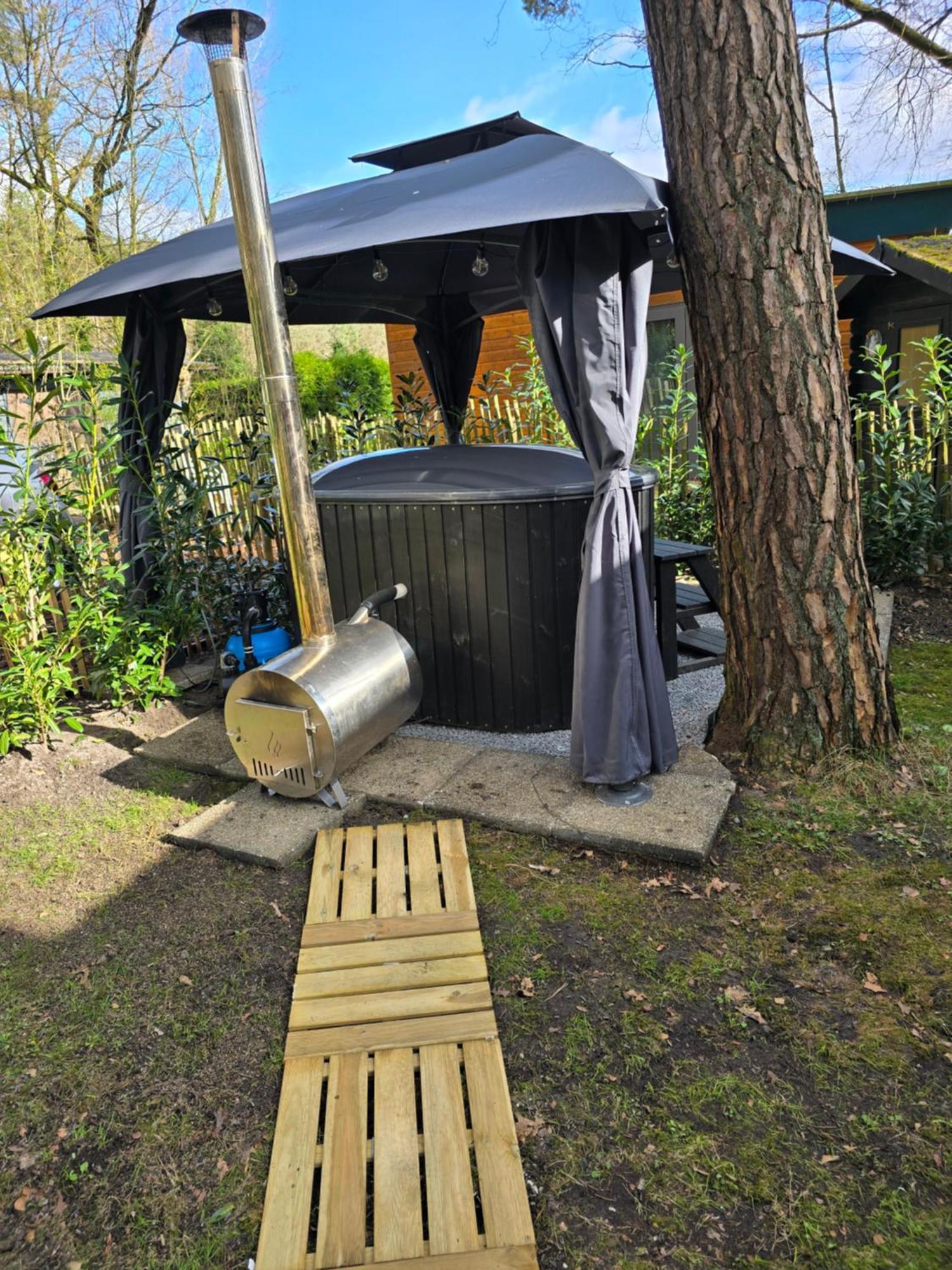 Pipowagen Met Prive Hot Tub Villa Lanaken Eksteriør billede
