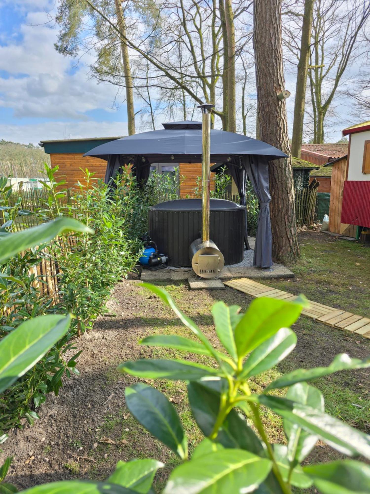 Pipowagen Met Prive Hot Tub Villa Lanaken Eksteriør billede